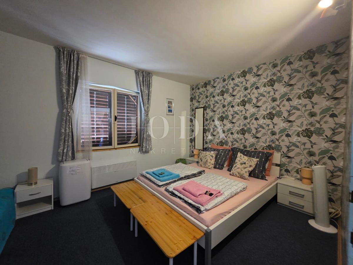 Hiša s 3 stanovanjski enoti