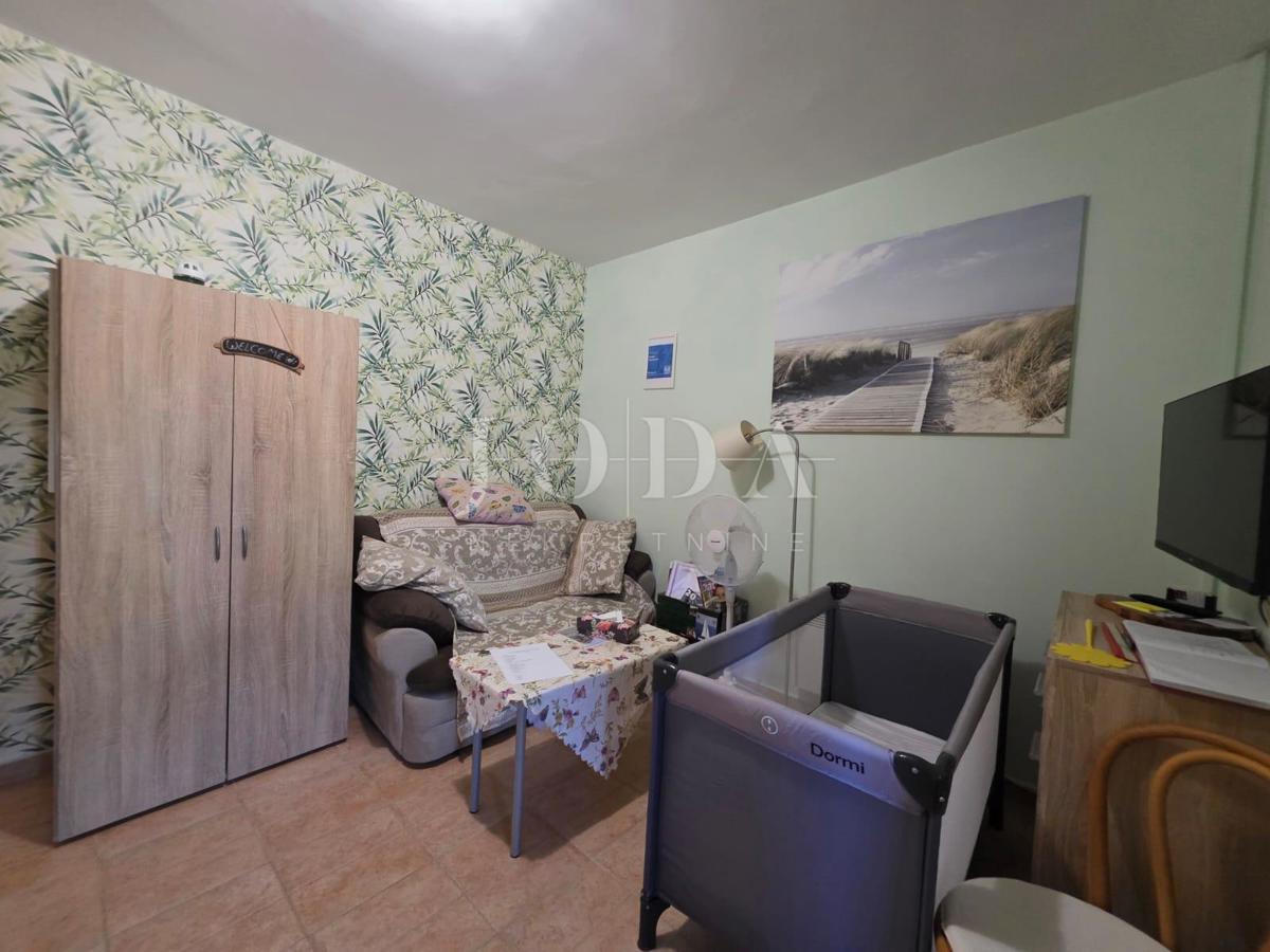 Hiša s 3 stanovanjski enoti