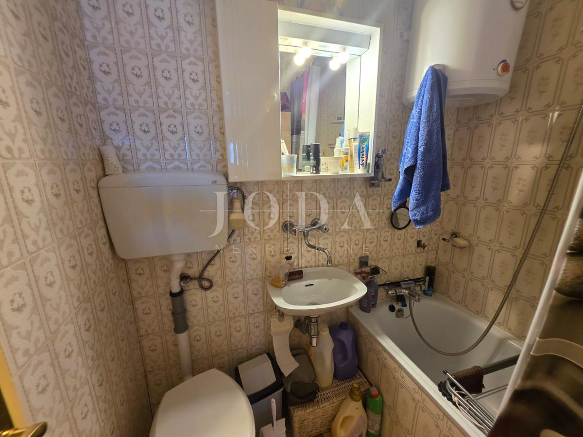 Hiša s 3 stanovanjski enoti