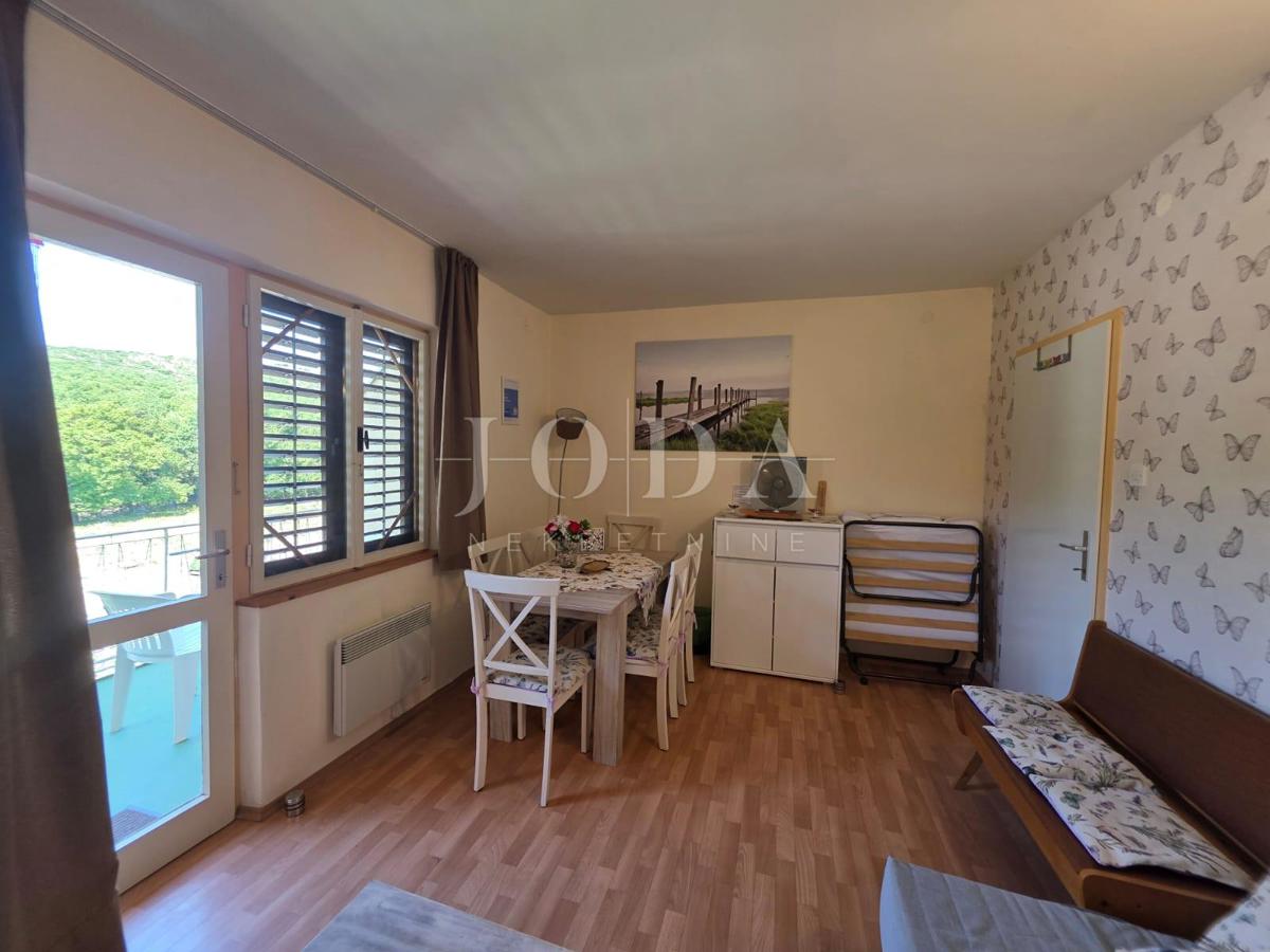 Hiša s 3 stanovanjski enoti