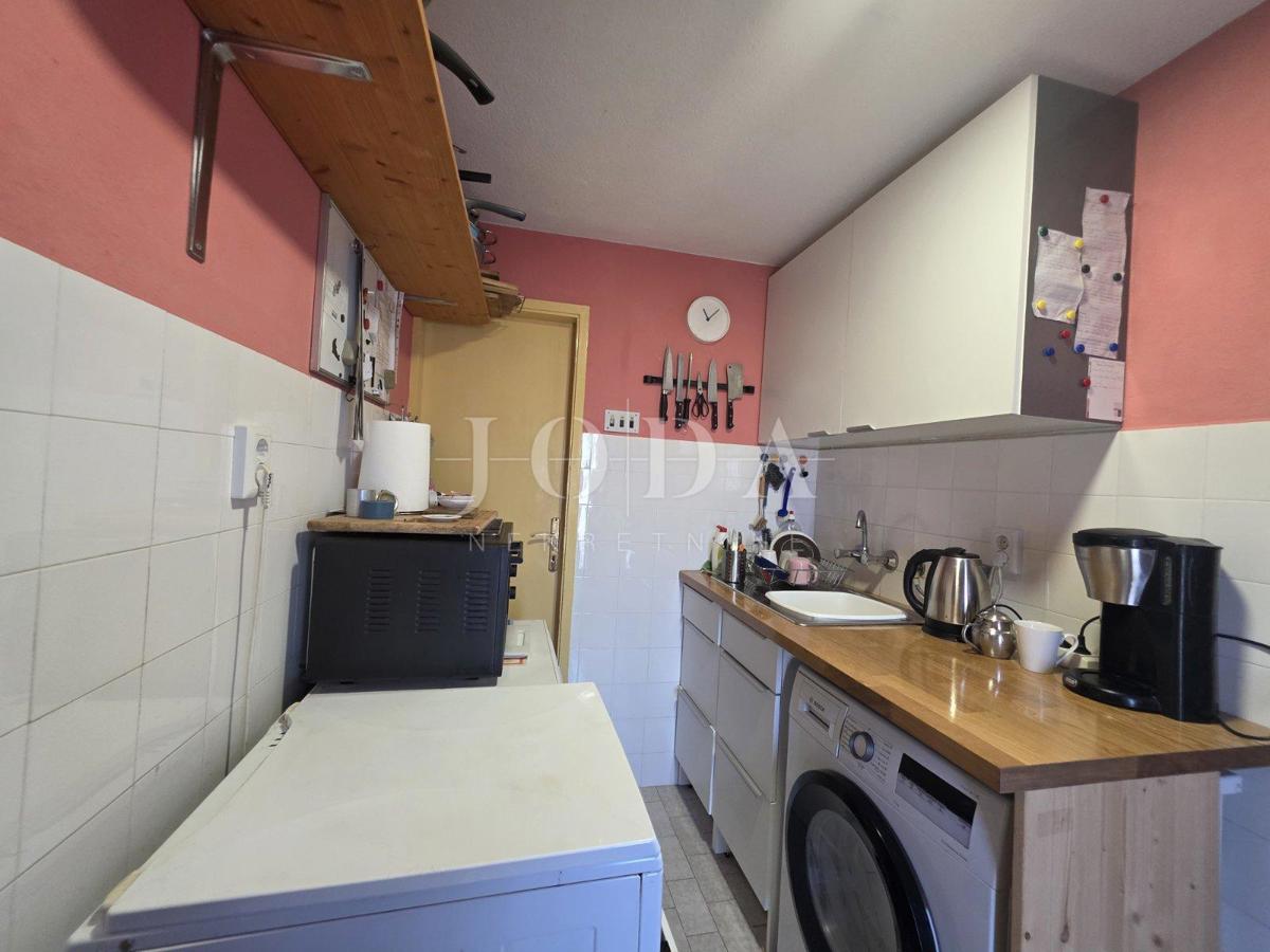 Hiša s 3 stanovanjski enoti