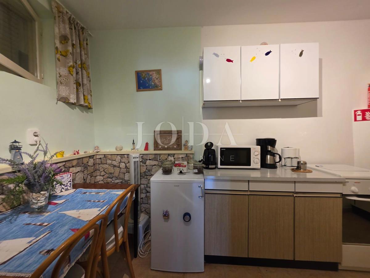 Hiša s 3 stanovanjski enoti