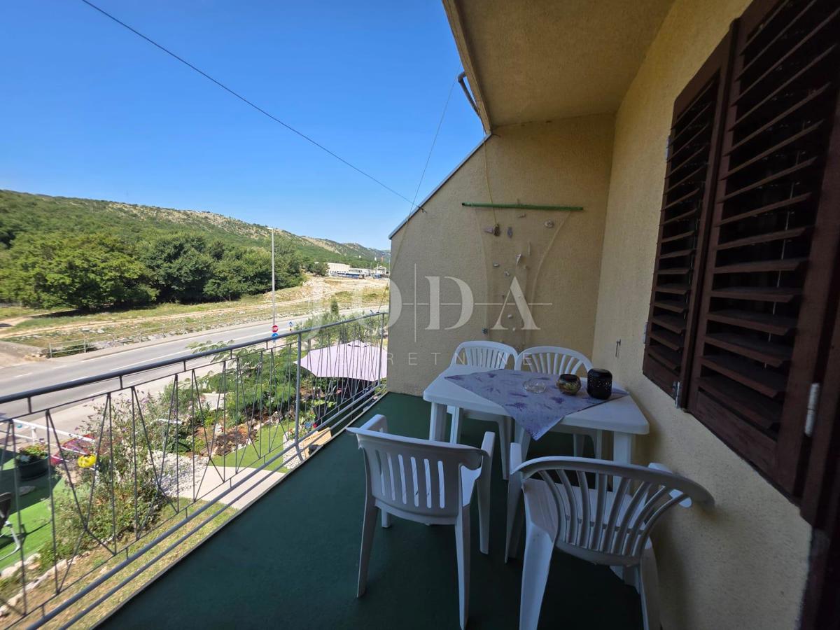 Hiša s 3 stanovanjski enoti