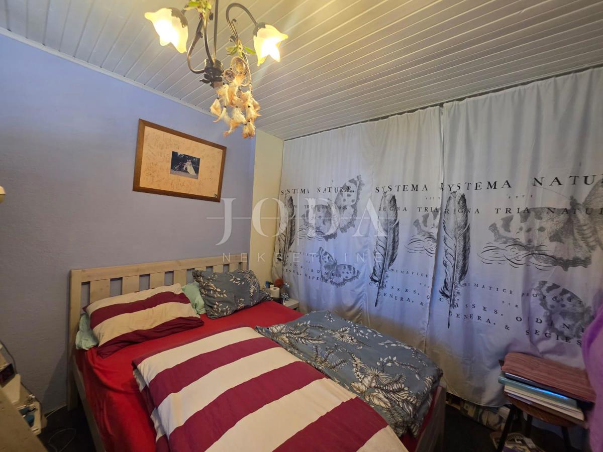 Hiša s 3 stanovanjski enoti