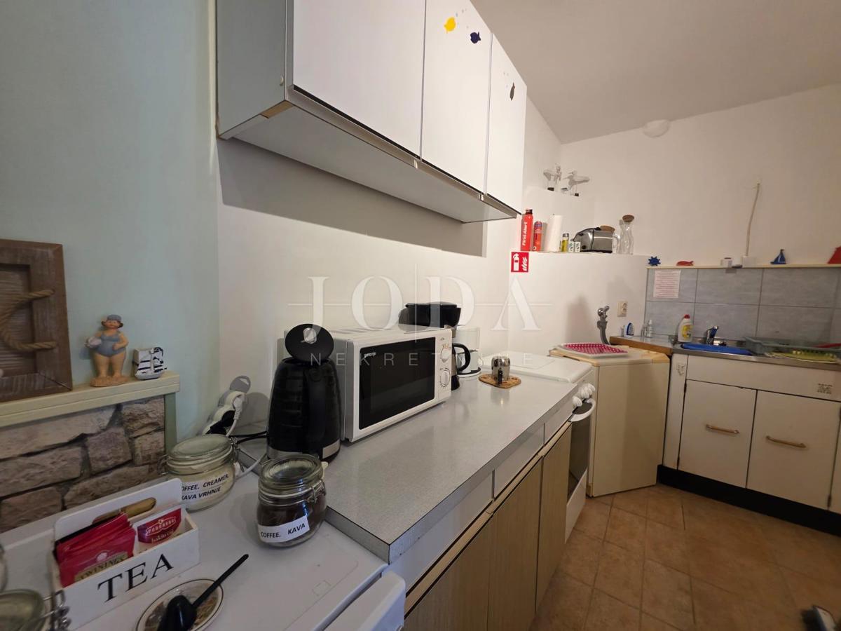 Hiša s 3 stanovanjski enoti