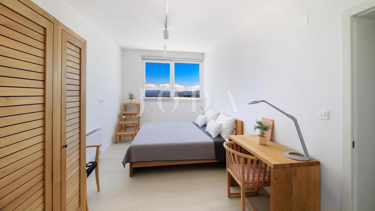 Vila z bazenom in pogledom na morje