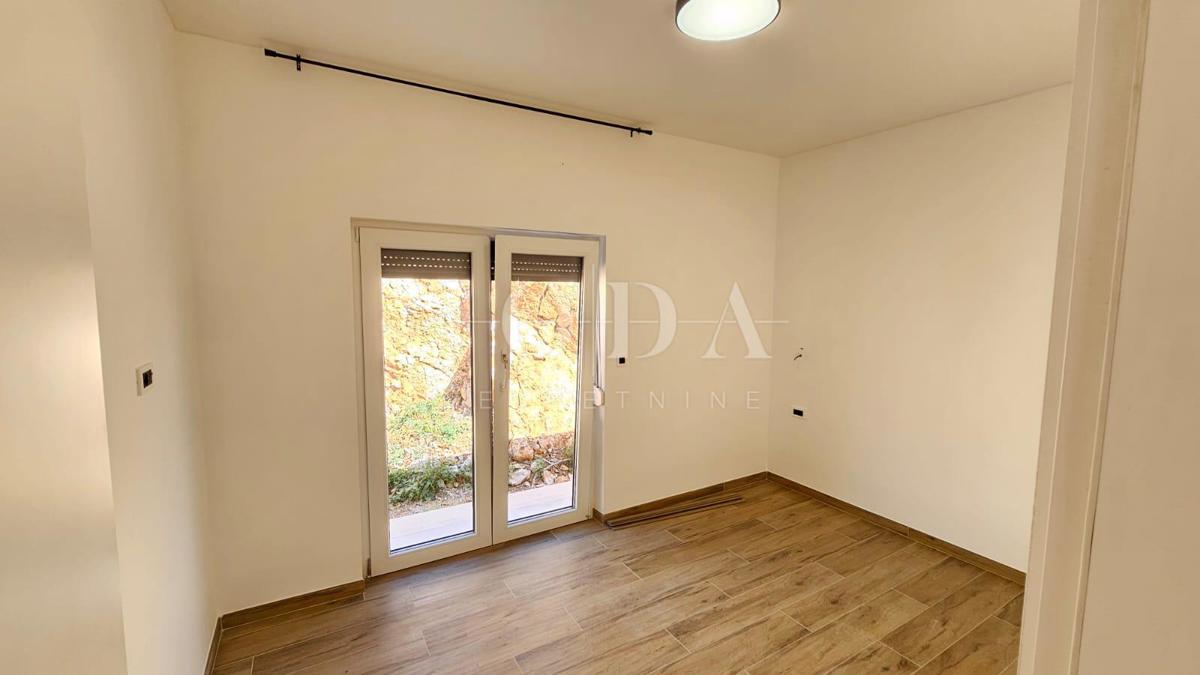 Hiša Lukovo Šugarje, Karlobag, 92m2