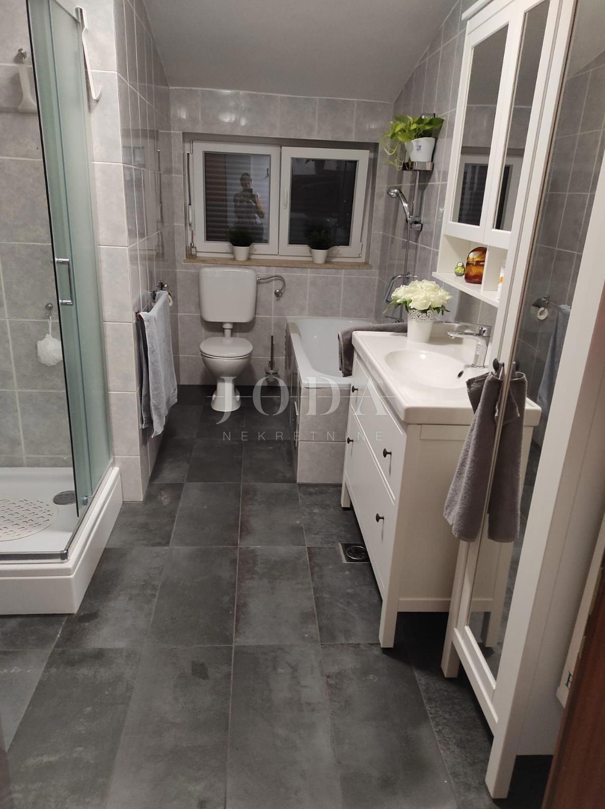 Novi Vinodolski, Stanovanje v središču mesta