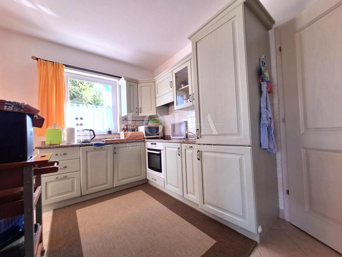 Hiša 200 metrov od morja, Malinska!