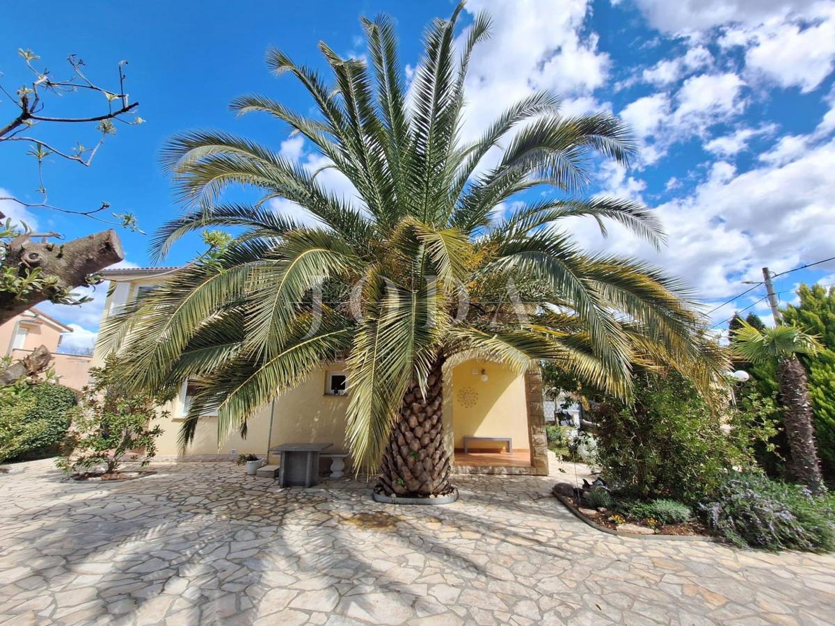 Hiša 200 metrov od morja, Malinska!