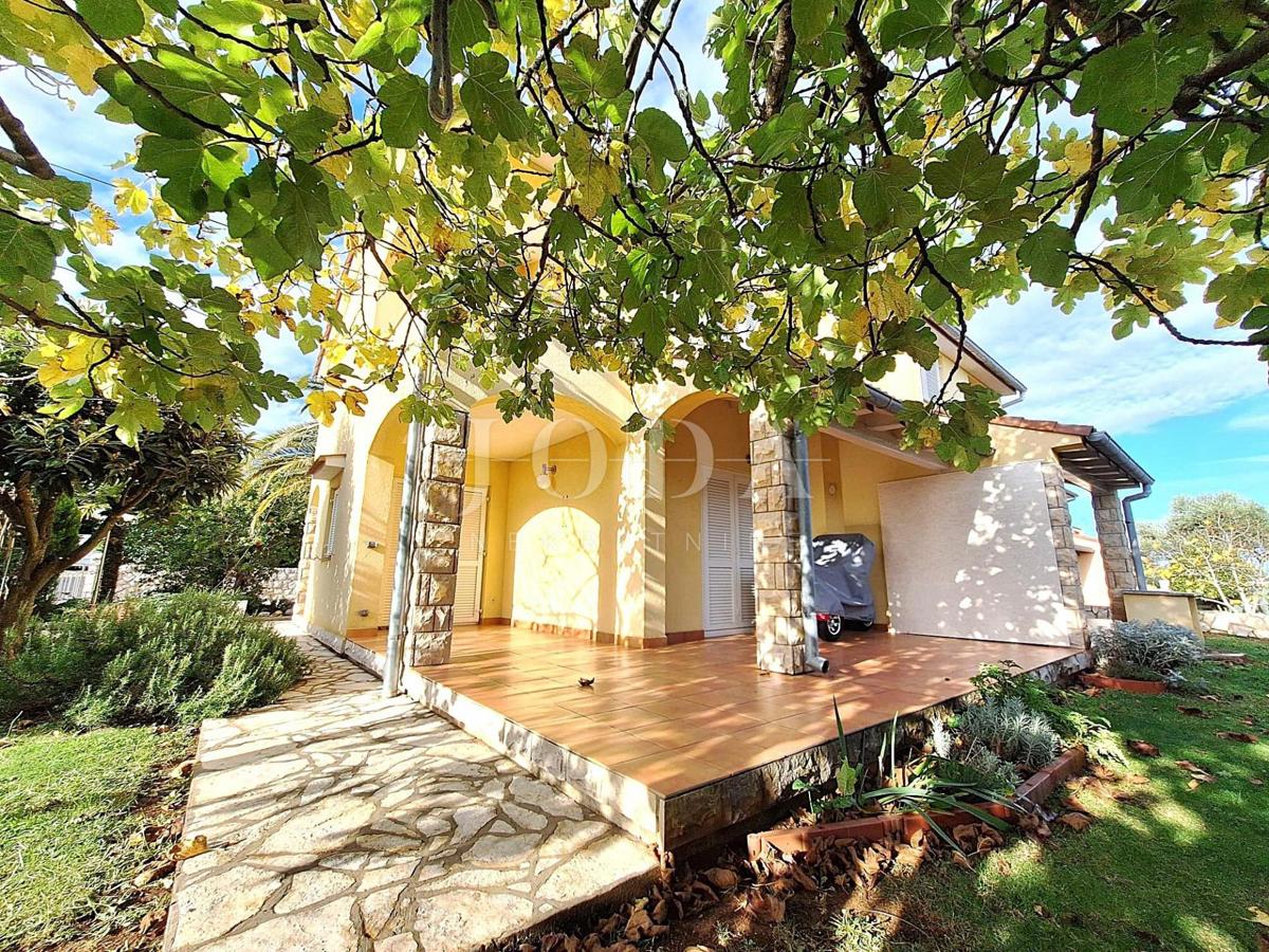 Hiša 200 metrov od morja, Malinska!