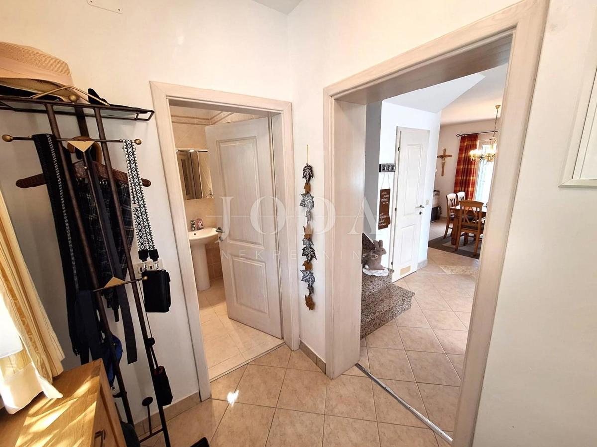 Hiša 200 metrov od morja, Malinska!