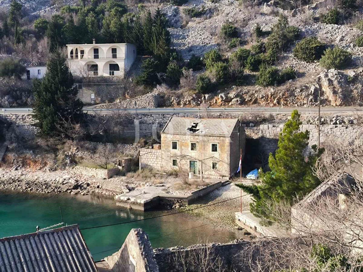 Hiša Barić Draga, Karlobag, kuća na samom moru