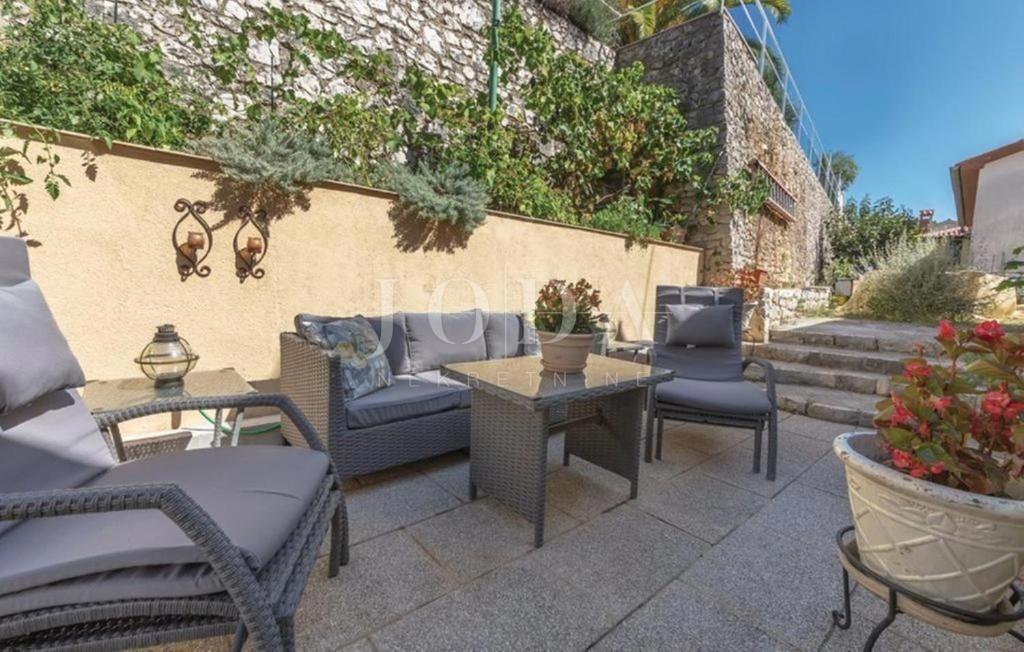 Hiša Rabac, Labin, 493m2