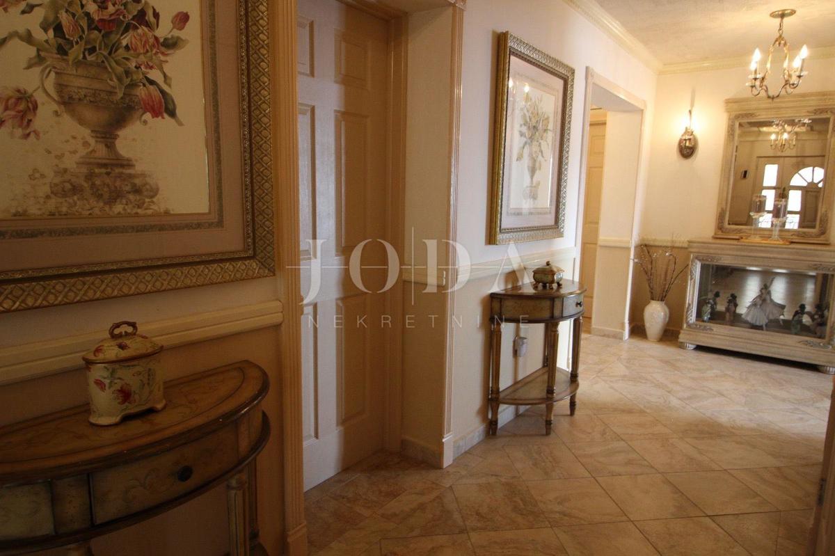 Hiša Rabac, Labin, 493m2