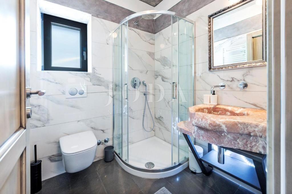 Hiša Kanfanar, 240m2