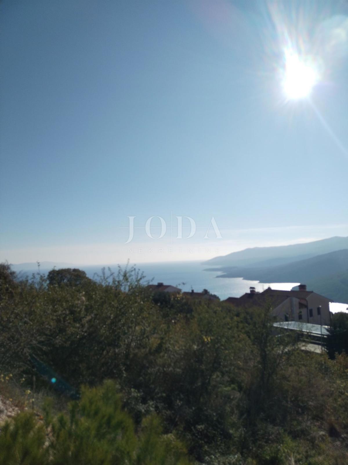 Zemljišče Rabac, Labin, 880m2