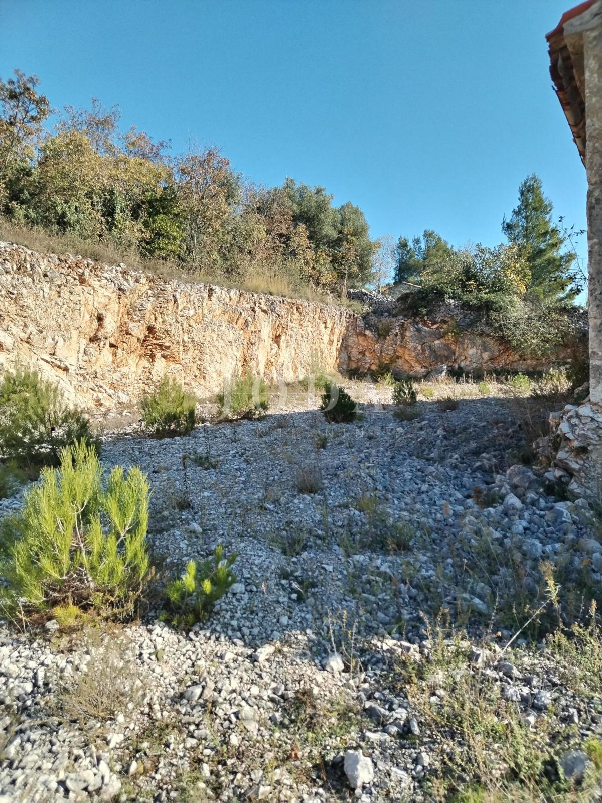 Zemljišče Rabac, Labin, 880m2