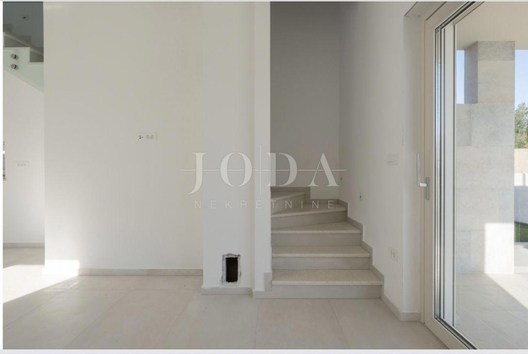 Hiša Ližnjan, 177m2