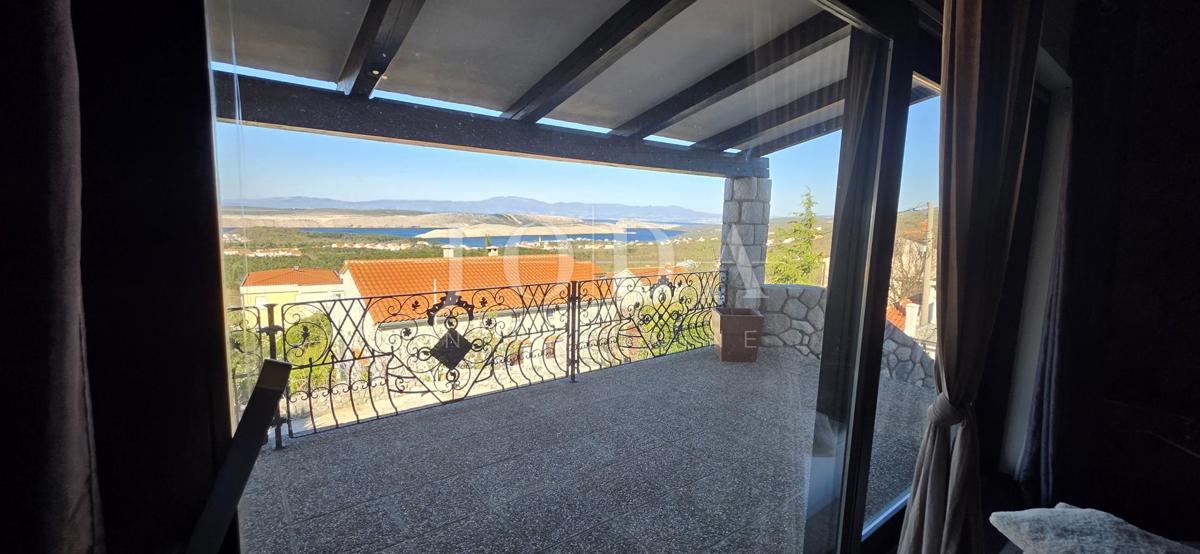 Ekskluzivna hiša v Jadranovu z bazenom, pogledom na morje in veliko parcelo