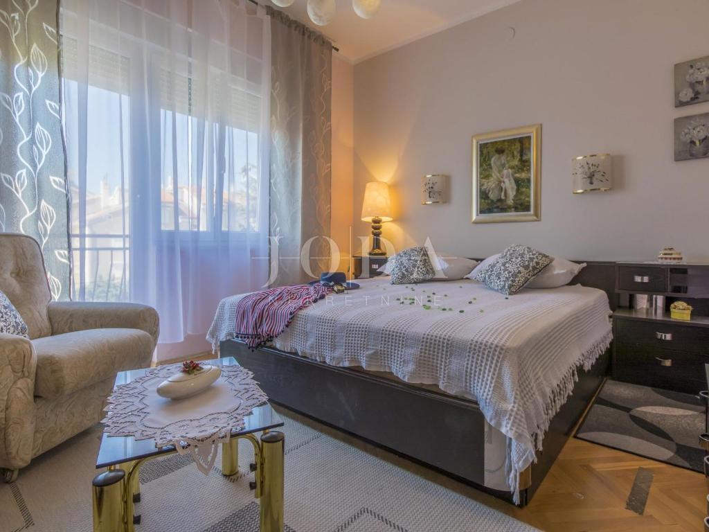 Hiša Novi Vinodolski, 250m2