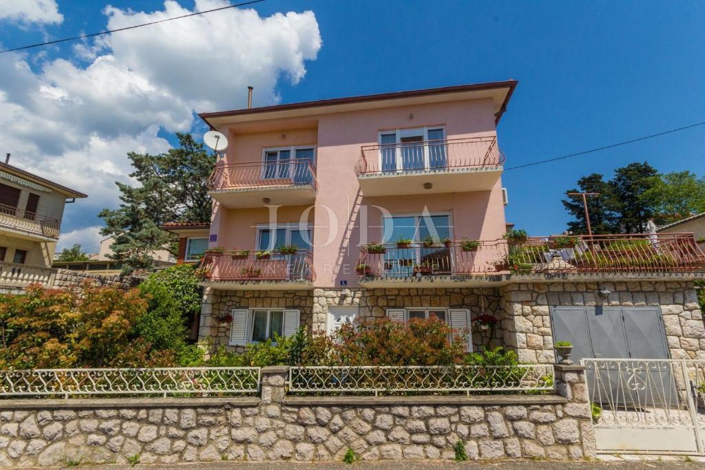 Hiša Novi Vinodolski, 250m2
