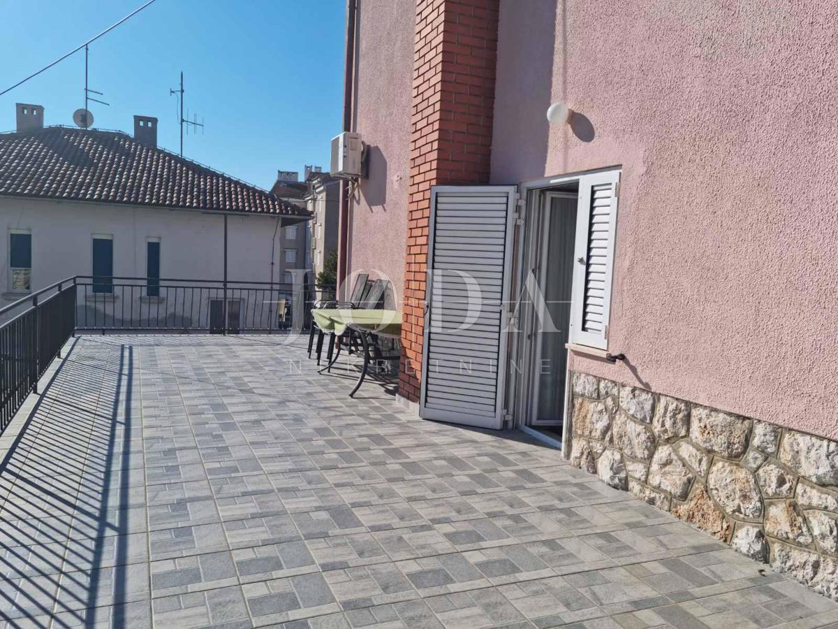 Hiša Novi Vinodolski, 250m2