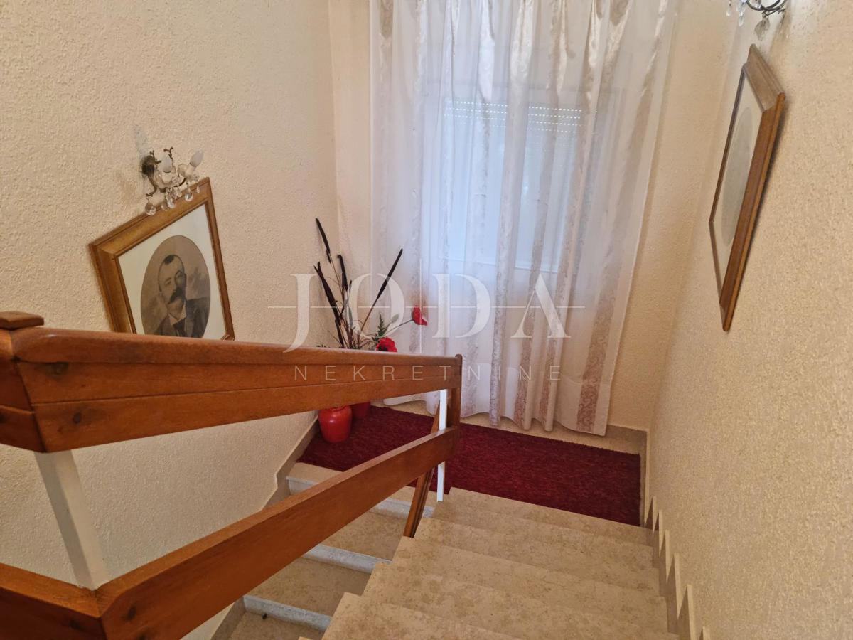 Hiša Novi Vinodolski, 250m2
