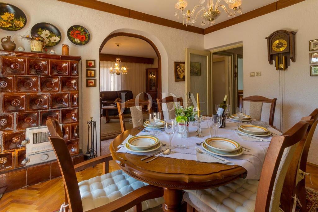 Hiša Novi Vinodolski, 250m2