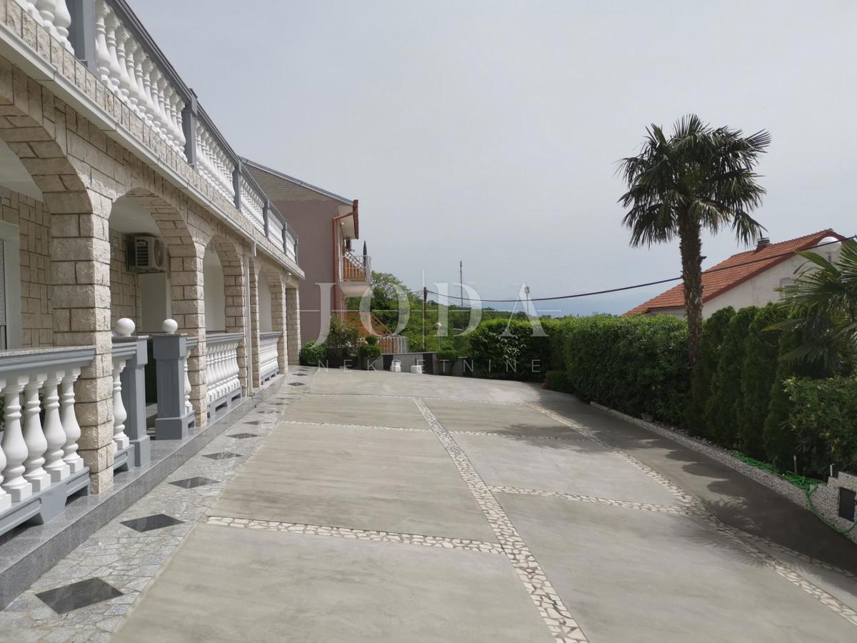 Hiša Crikvenica, 400m2