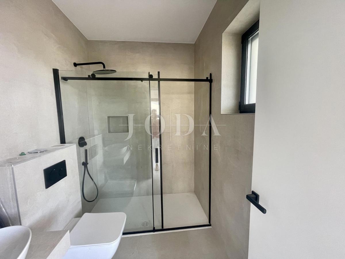 Luksuzna dvojna kuća u blizini mora s pogledom na more