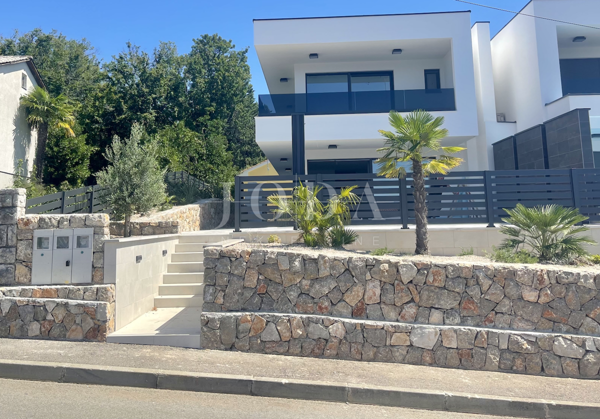 Luksuzna dvojna kuća u blizini mora s pogledom na more