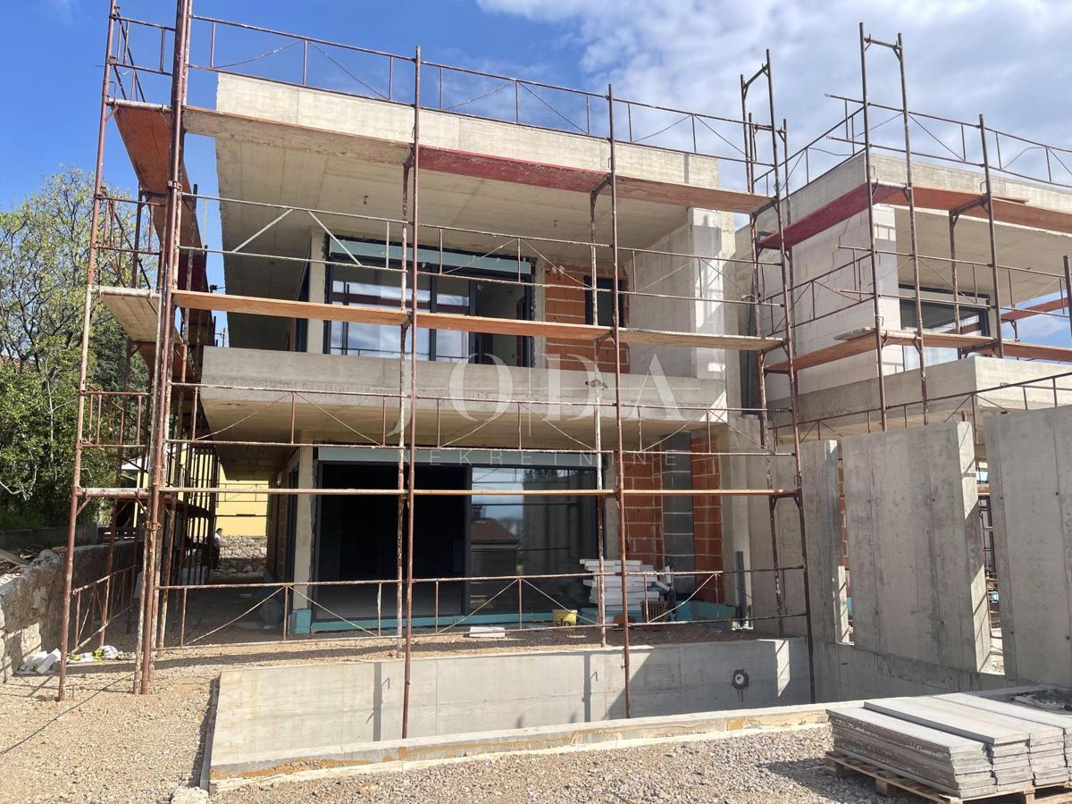 Luksuzna dvojna kuća u blizini mora s pogledom na more