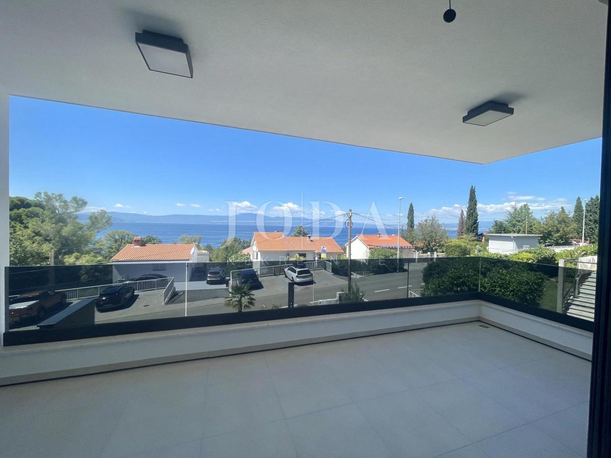 Luksuzna dvojna kuća u blizini mora s pogledom na more