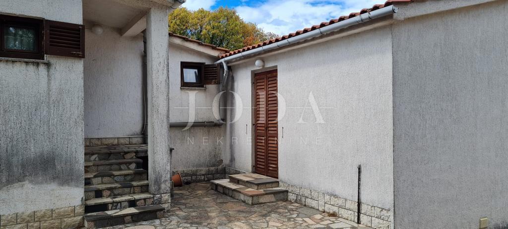 Samostojna hiša na mirni lokaciji, otok Krk