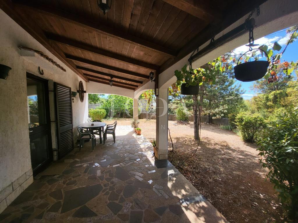 Samostojna hiša na mirni lokaciji, otok Krk