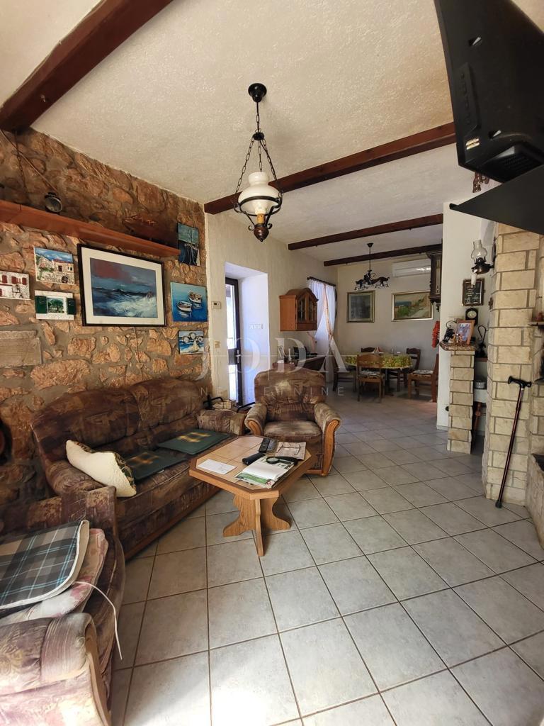 Samostojna hiša na mirni lokaciji, otok Krk