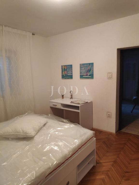 Samostojna družinska hiša z velikim vrtom, otok Krk