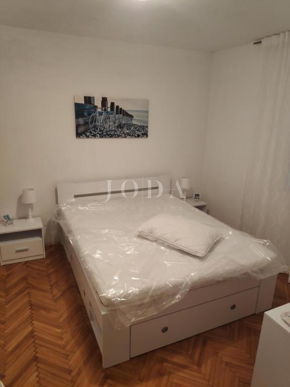 Samostojna družinska hiša z velikim vrtom, otok Krk