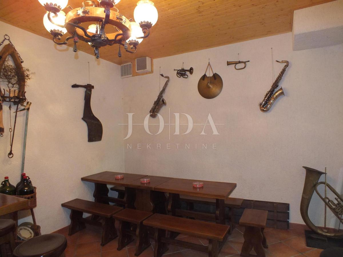 Samostojna družinska hiša z velikim vrtom, otok Krk