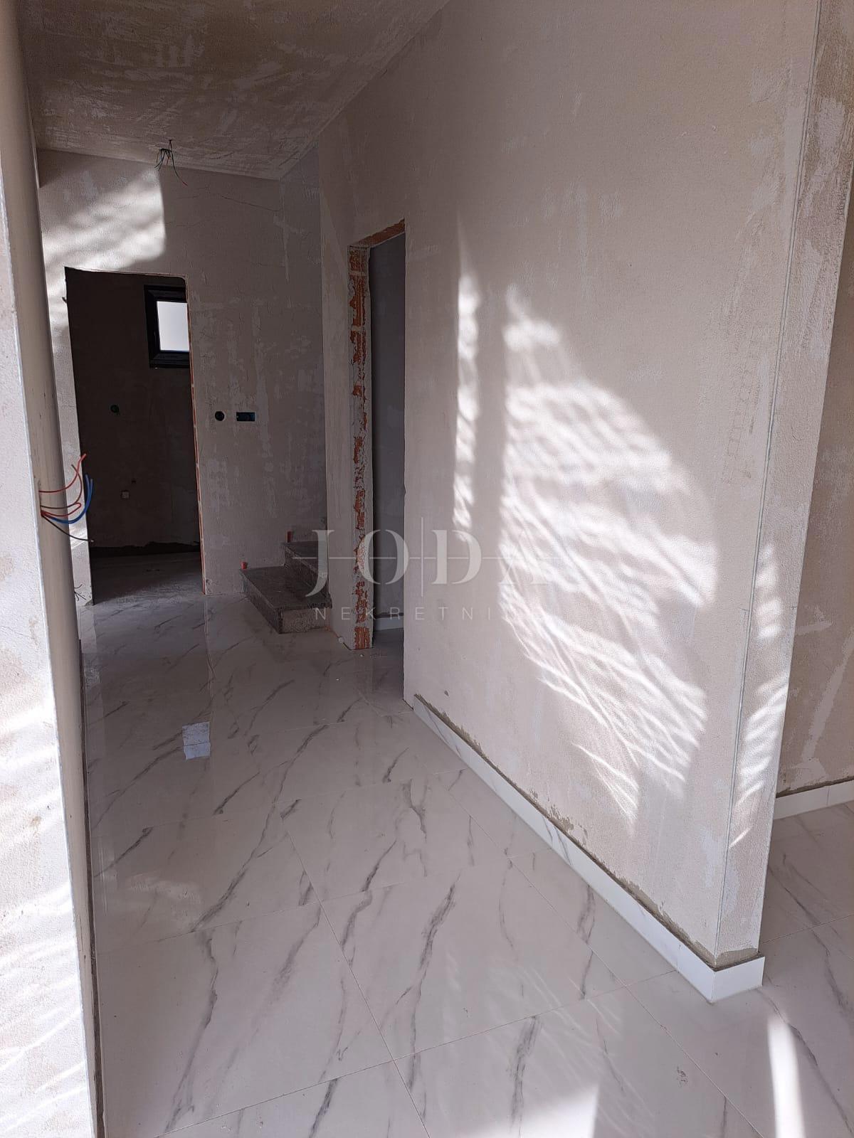 Moderna vila z bazenom in pogledom na morje, otok Krk