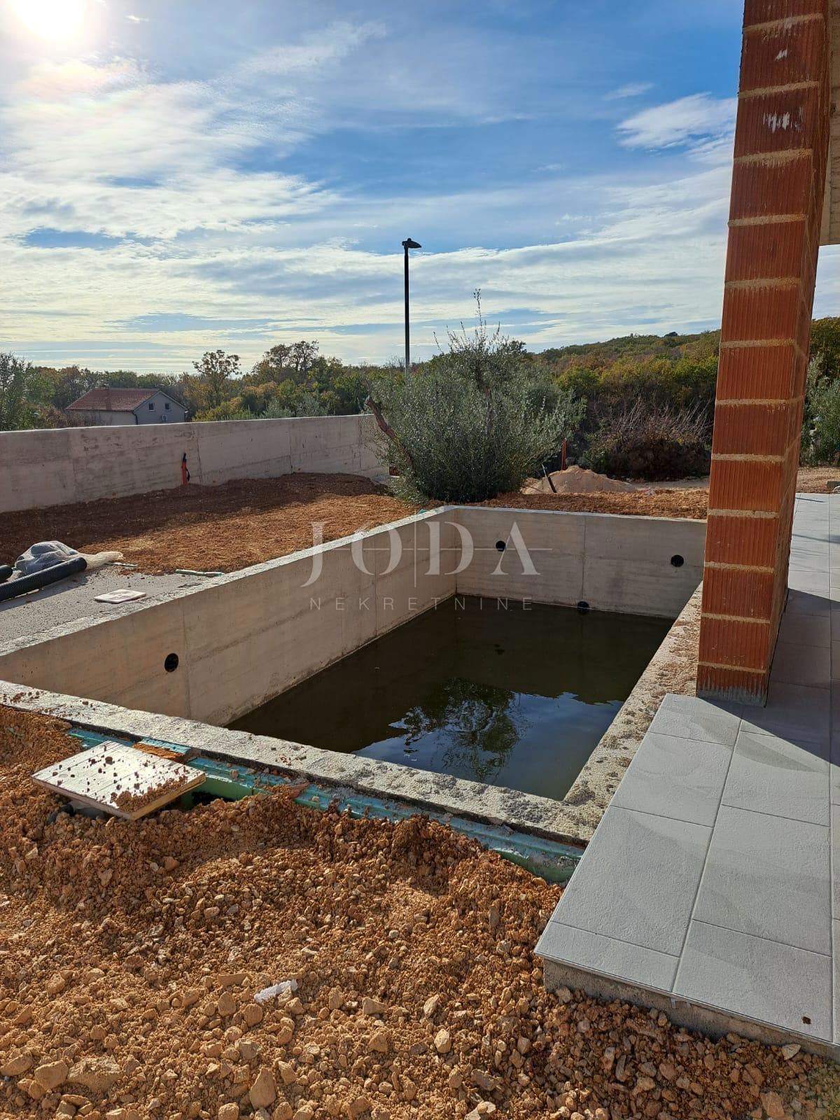 Moderna vila z bazenom in pogledom na morje, otok Krk