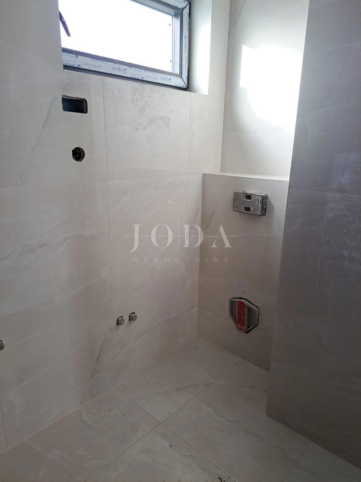 Moderna vila z bazenom in pogledom na morje, otok Krk