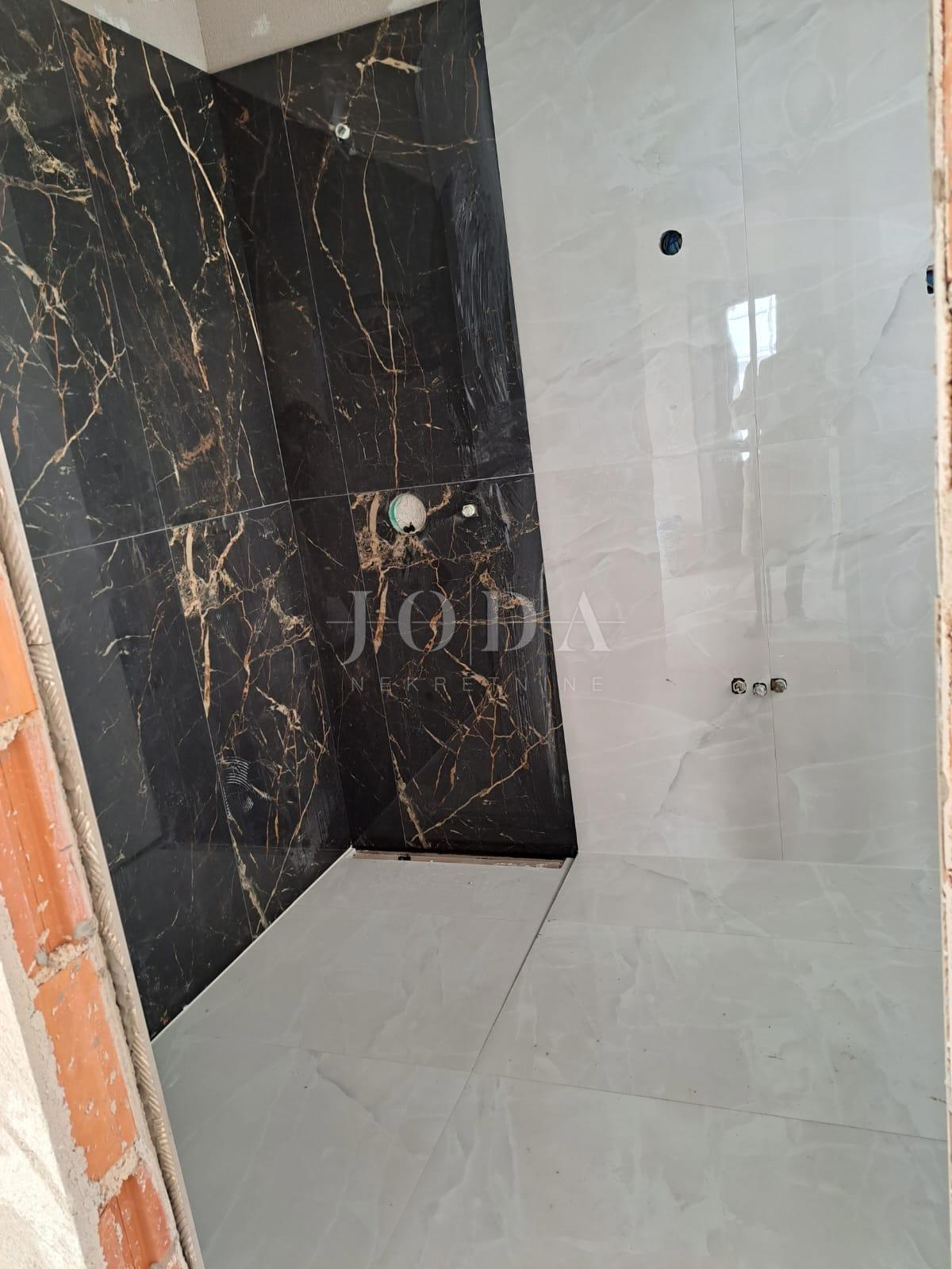 Moderna vila z bazenom in pogledom na morje, otok Krk