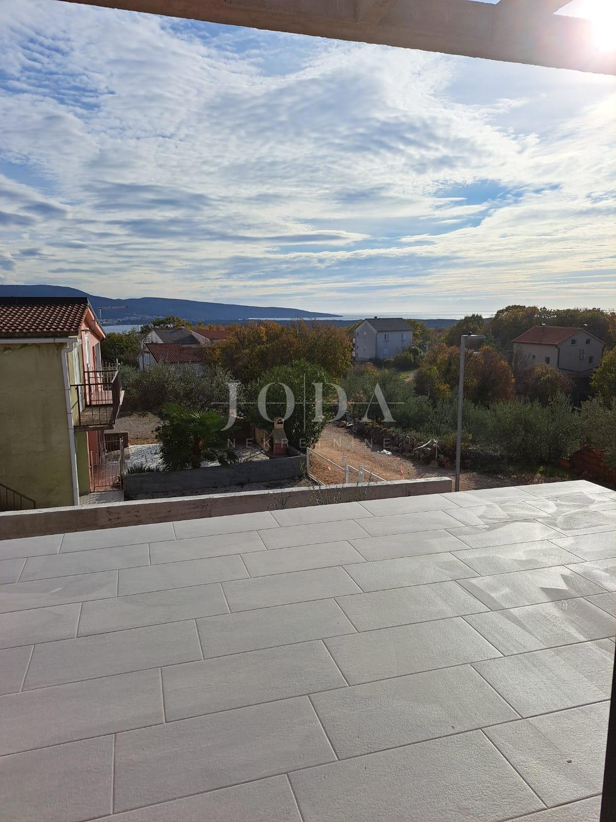 Moderna vila z bazenom in pogledom na morje, otok Krk