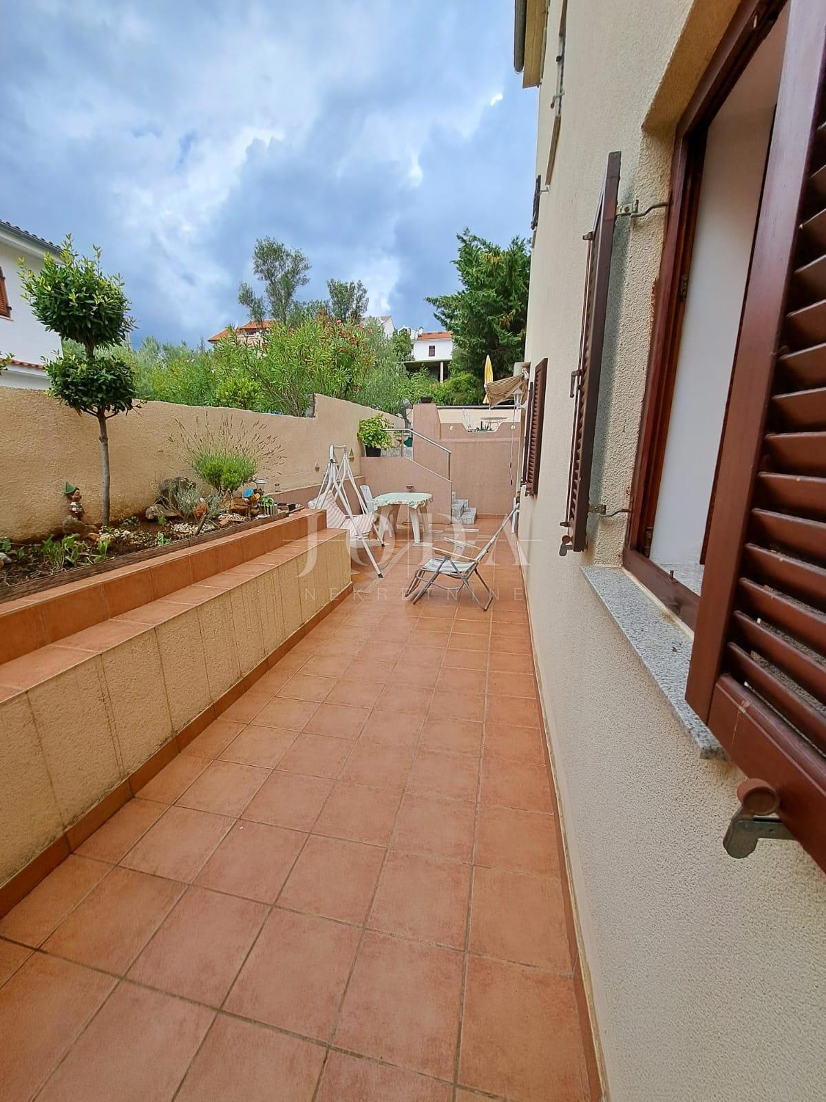 Trisobni apartma blizu morja, otok Krk