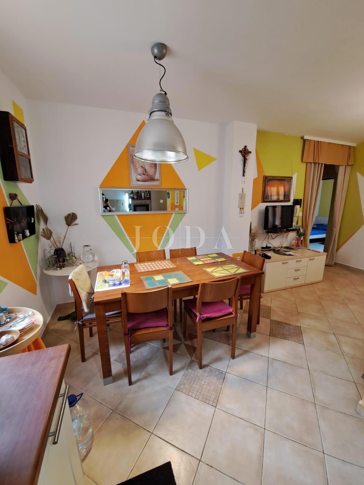 Trisobni apartma blizu morja, otok Krk