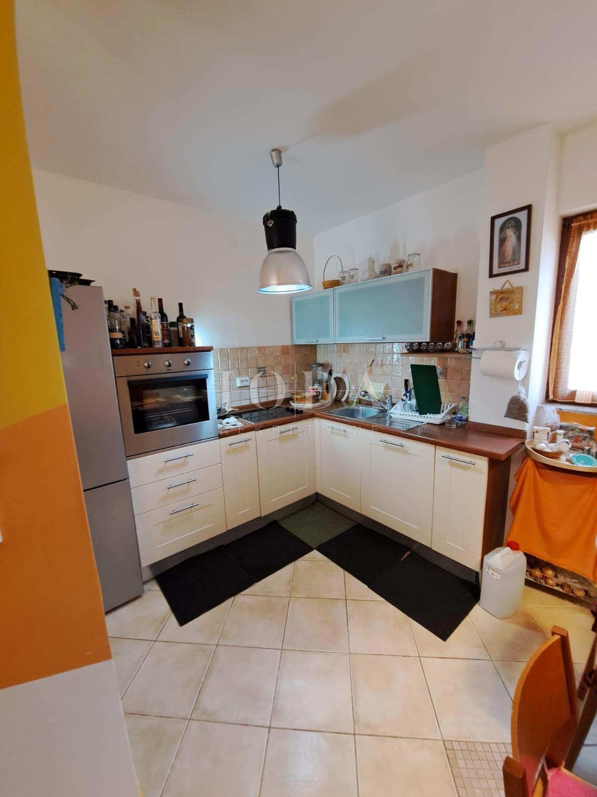 Trisobni apartma blizu morja, otok Krk