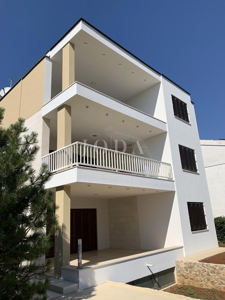 Penthouse prva vrsta do plaže, Krk