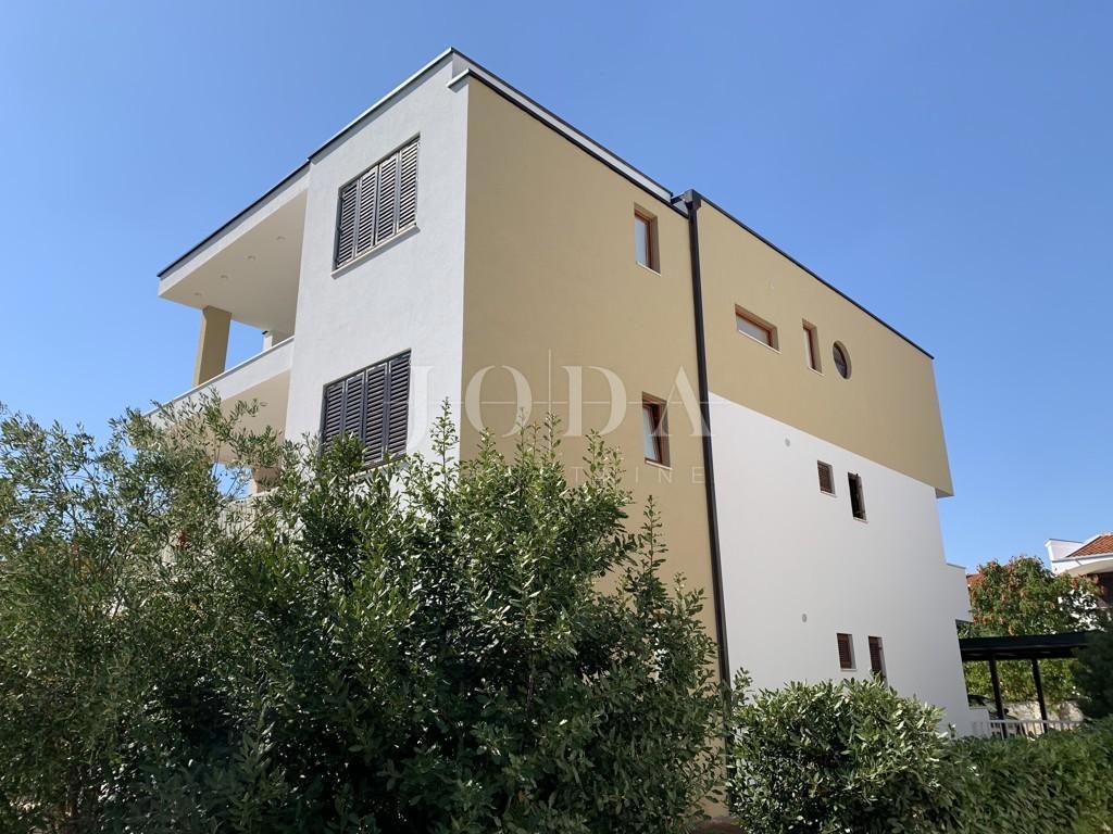 Penthouse prva vrsta do plaže, Krk